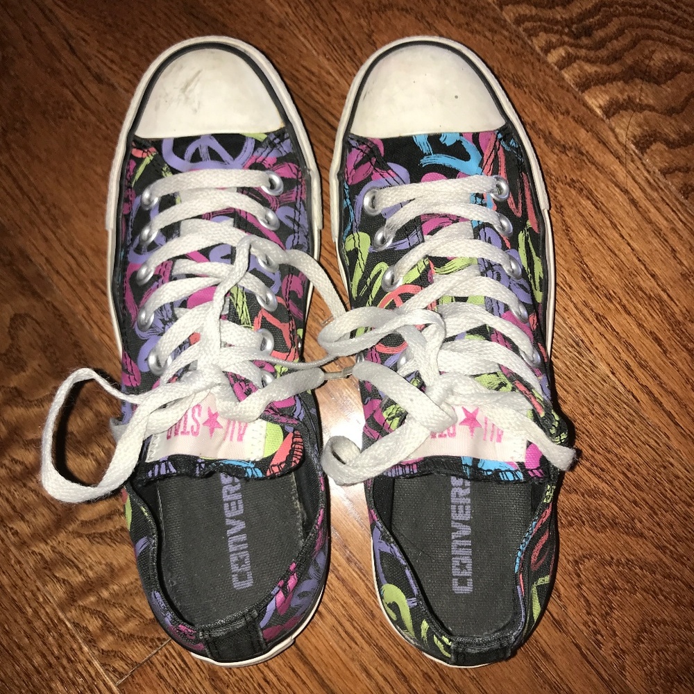 Black patterned Converse